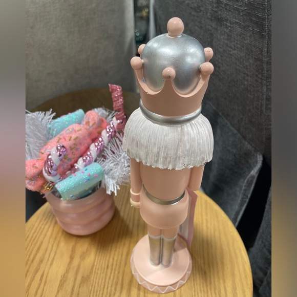 Pink Christmas Nutcracker w/Drum Pastel Christmas Figure Cupcakes & Cashmere NWT - Picture 2 of 7